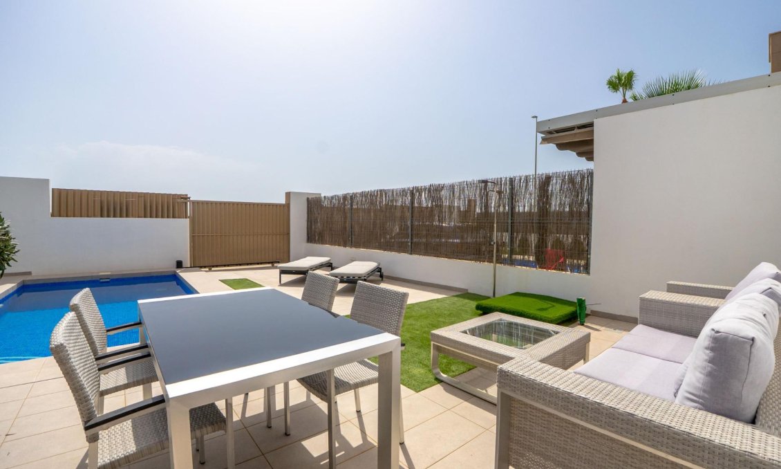 Resale - Villa -
Guardamar del Segura - El Raso