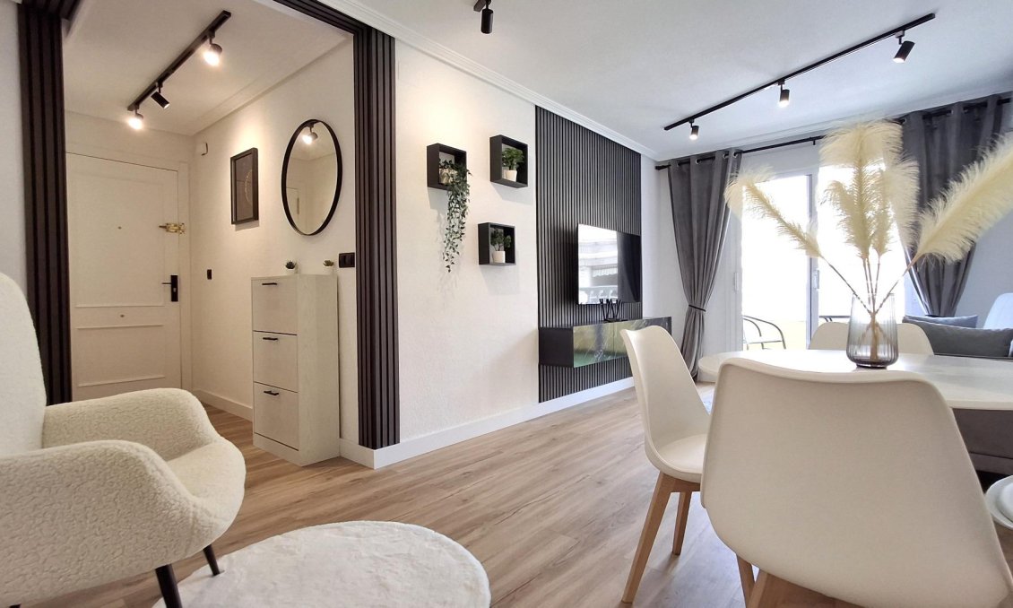 Resale - Apartment -
Torrevieja - Estacion De Autobuses