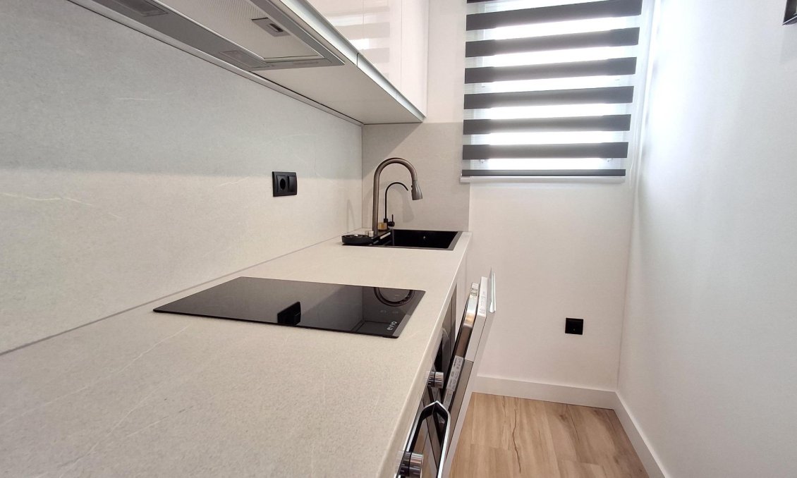 Resale - Apartment -
Torrevieja - Estacion De Autobuses