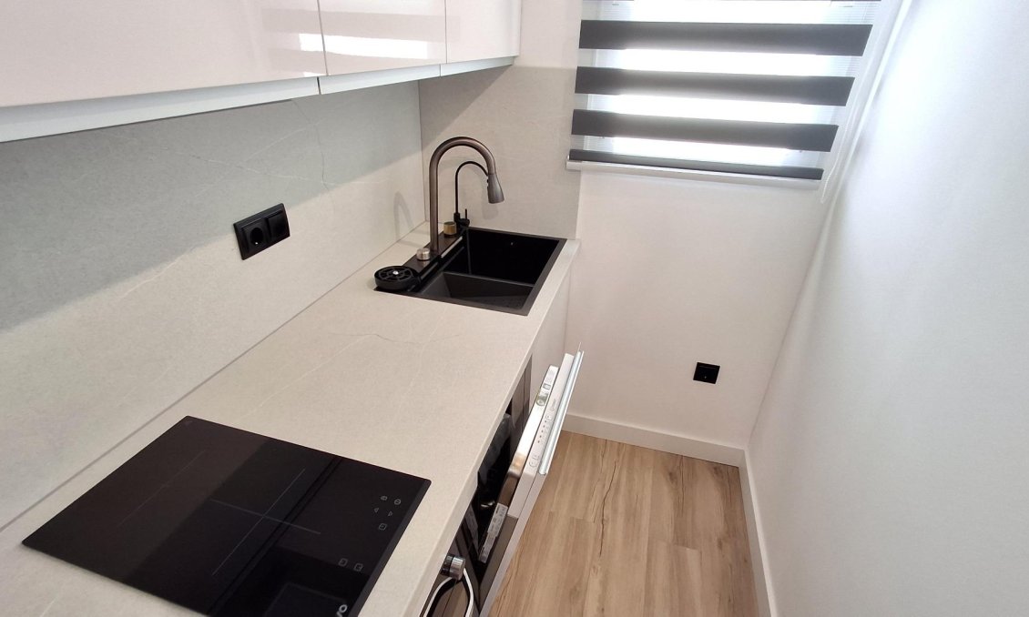 Resale - Apartment -
Torrevieja - Estacion De Autobuses