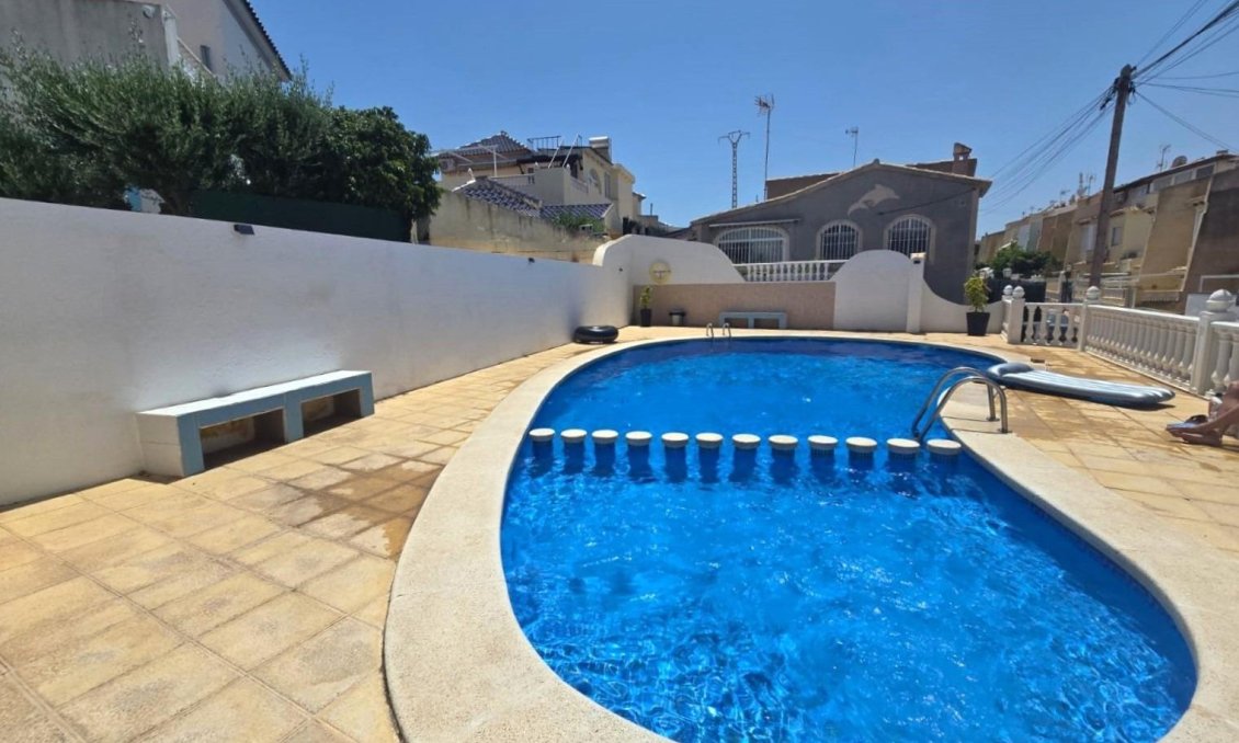 Revânzare - Casă înșiruită -
Torrevieja - Los Balcones