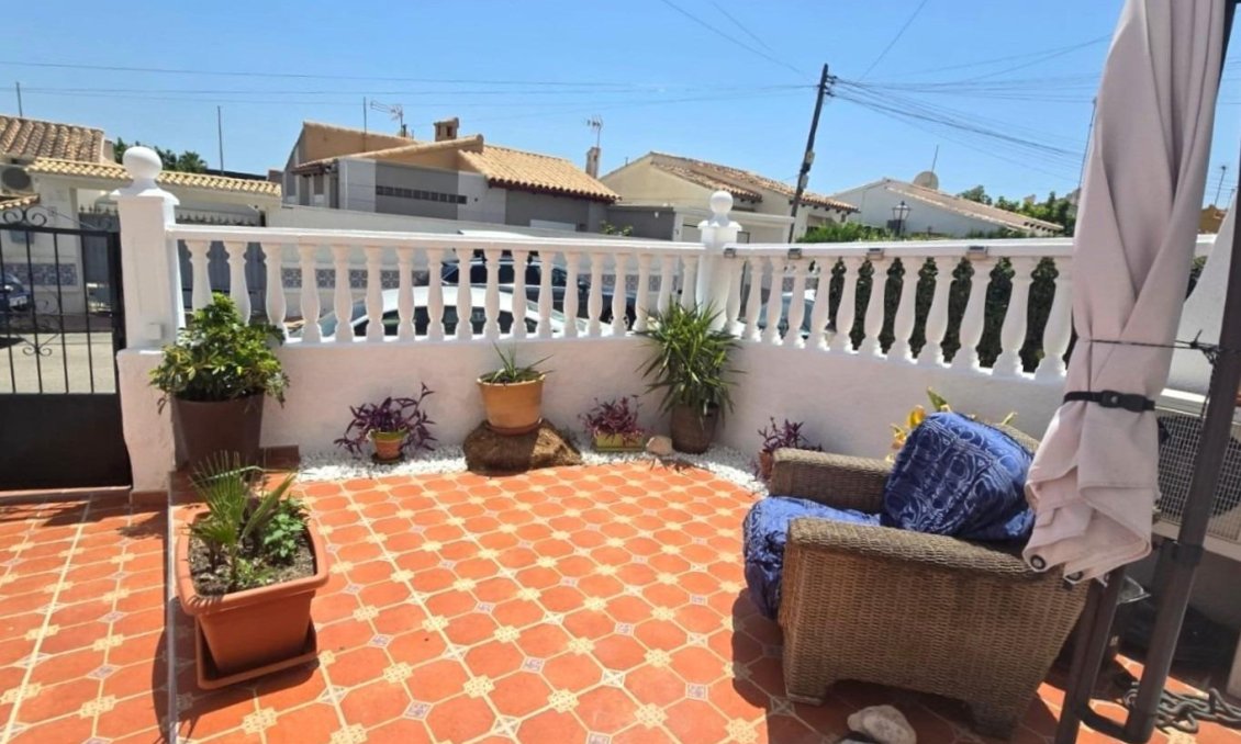 Revânzare - Casă înșiruită -
Torrevieja - Los Balcones