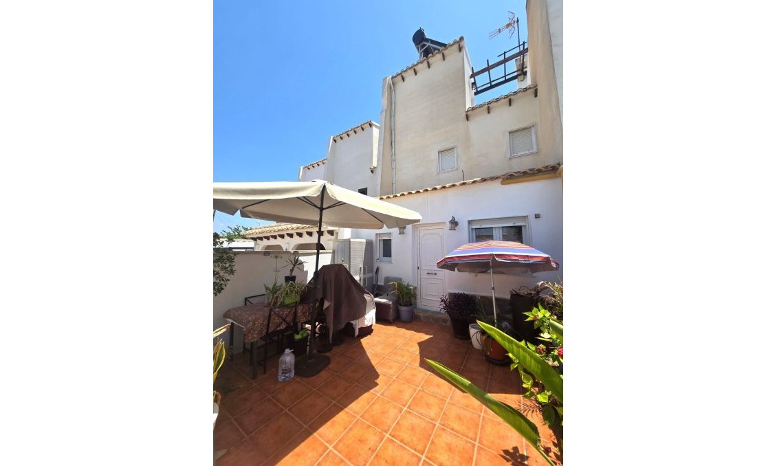 Revânzare - Casă înșiruită -
Torrevieja - Los Balcones