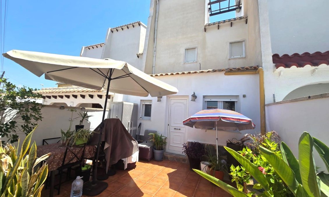 Revânzare - Casă înșiruită -
Torrevieja - Los Balcones