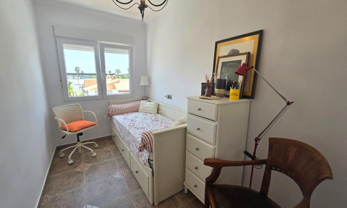 Revânzare - Casă înșiruită -
Torrevieja - Los Balcones