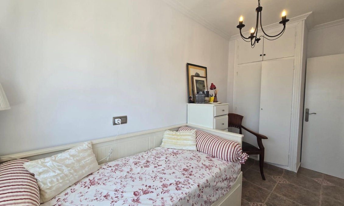 Revânzare - Casă înșiruită -
Torrevieja - Los Balcones