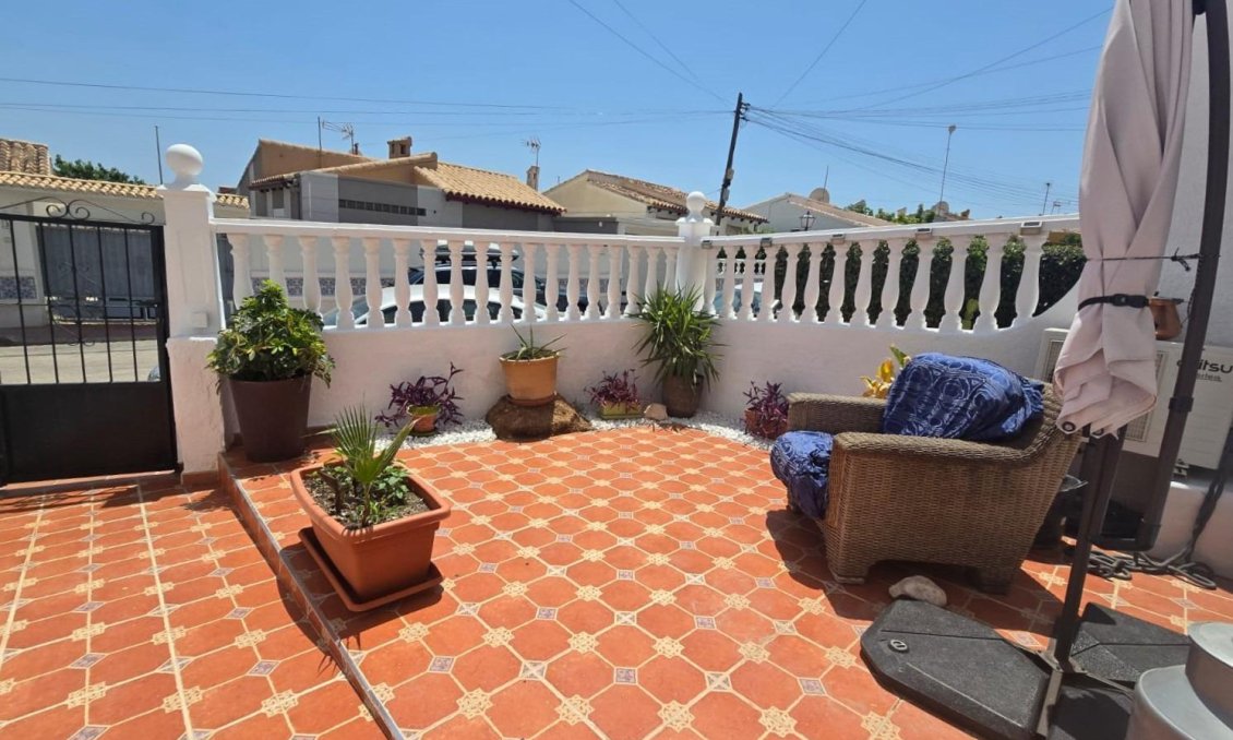 Revânzare - Casă înșiruită -
Torrevieja - Los Balcones