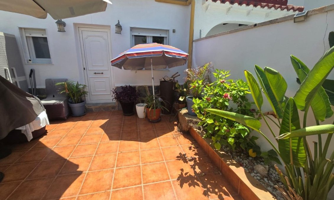 Revânzare - Casă înșiruită -
Torrevieja - Los Balcones