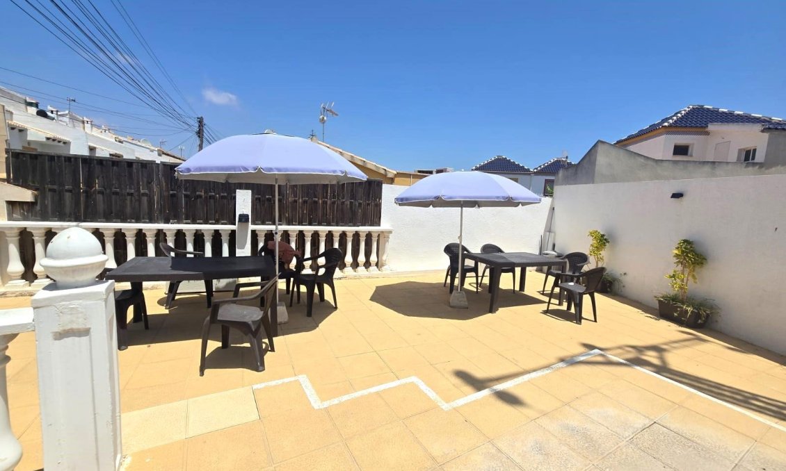 Revânzare - Casă înșiruită -
Torrevieja - Los Balcones