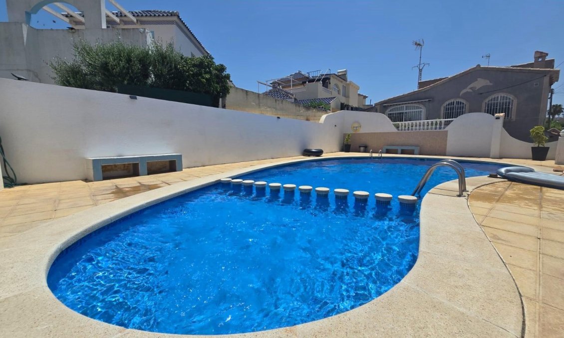 Revânzare - Casă înșiruită -
Torrevieja - Los Balcones