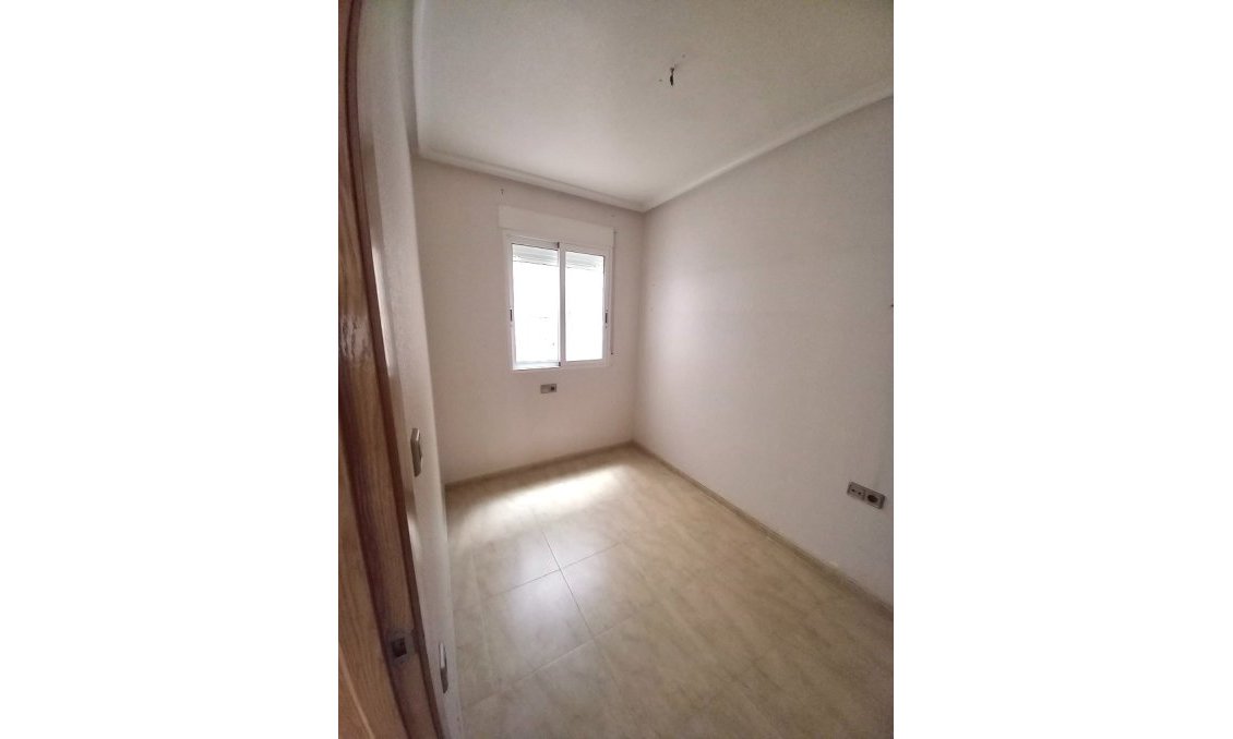 Revente - Appartement -
Almoradí - Inland