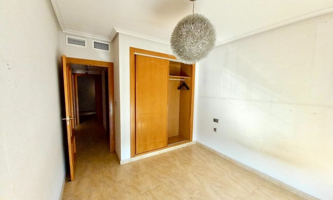 Revente - Appartement -
Almoradí - Inland