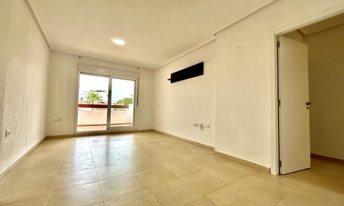 Resale - Apartment -
Villamartin - Costa Blanca
