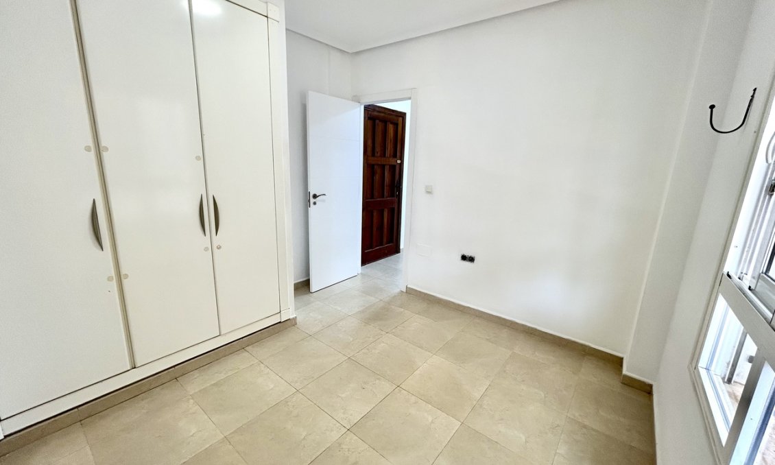Resale - Apartment -
Villamartin - Costa Blanca