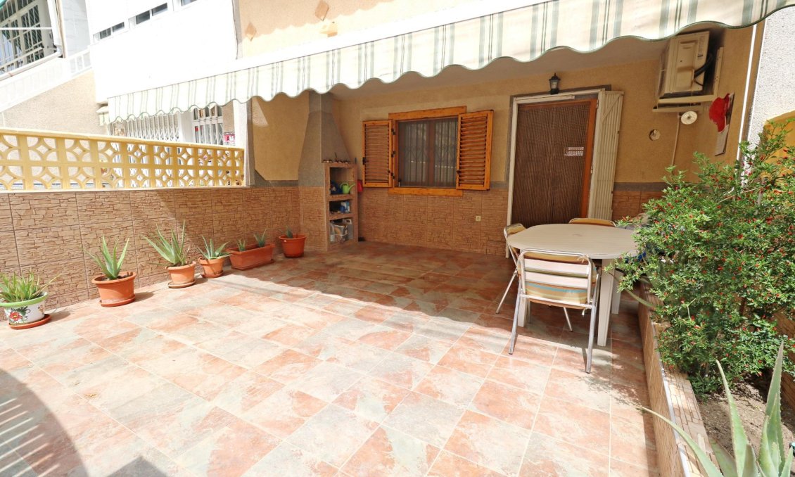 Segunda mano - Adosado -
Torrevieja - Playa De Los Naufragos
