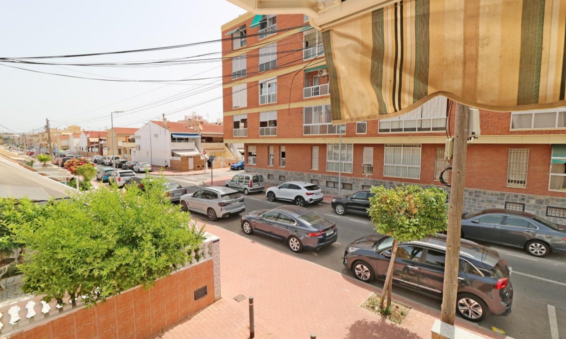 Segunda mano - Adosado -
Torrevieja - Playa De Los Naufragos