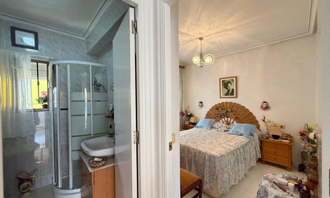 Segunda mano - Bungalow -
Torrevieja - Torreblanca