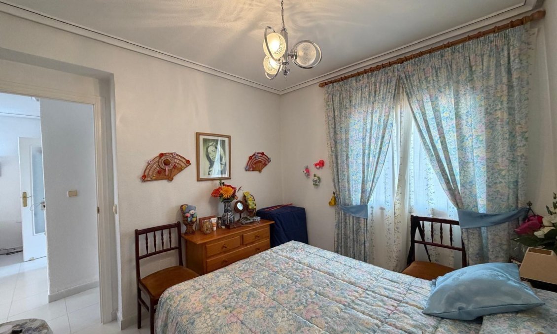 Segunda mano - Bungalow -
Torrevieja - Torreblanca