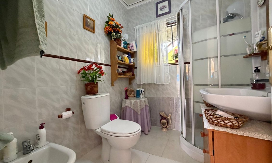 Segunda mano - Bungalow -
Torrevieja - Torreblanca