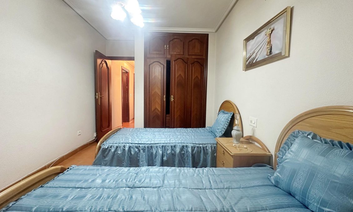 Revente - Appartement -
Torrevieja - Centro