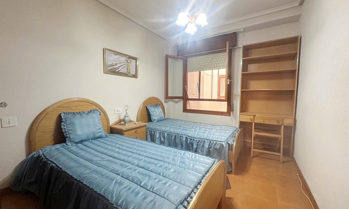 Revente - Appartement -
Torrevieja - Centro