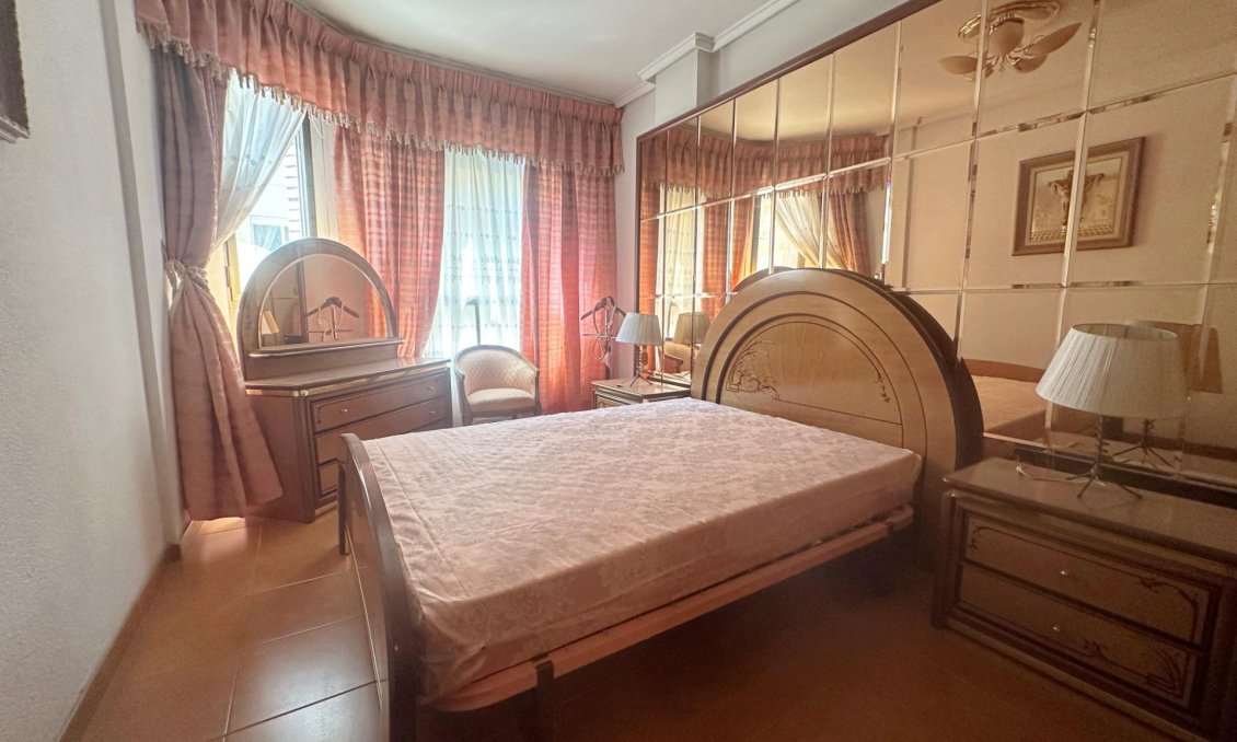 Revente - Appartement -
Torrevieja - Centro