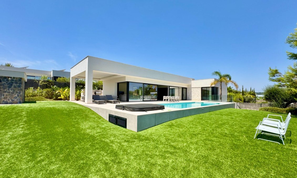 Segunda mano - Villa -
Orihuela - Las Colinas Golf
