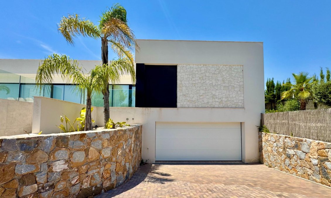 Segunda mano - Villa -
Orihuela - Las Colinas Golf