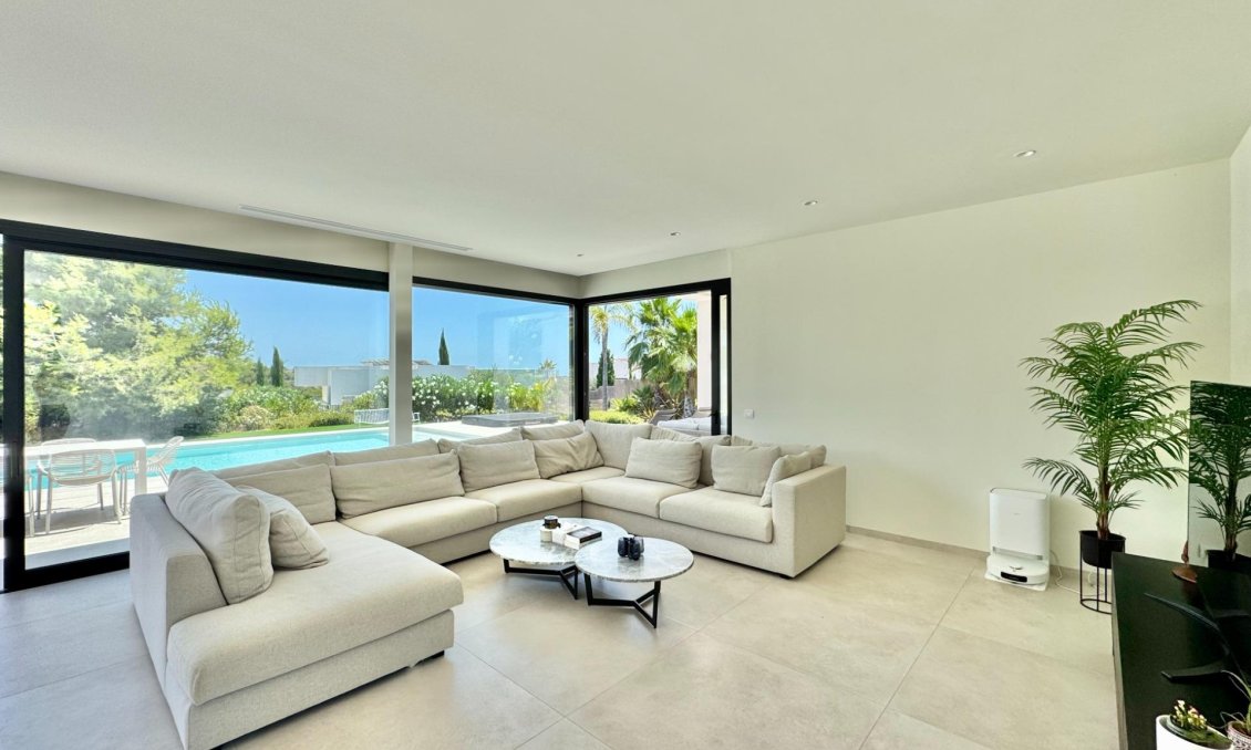Segunda mano - Villa -
Orihuela - Las Colinas Golf