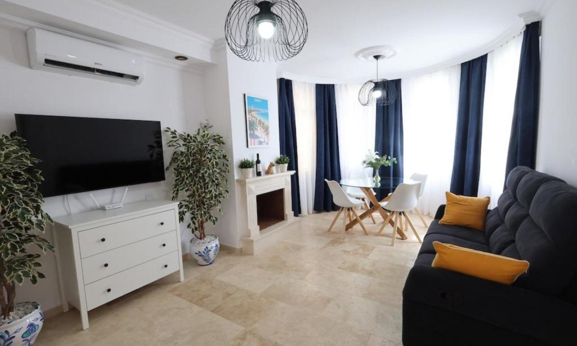 Revente - Villa -
Villamartin - Costa Blanca