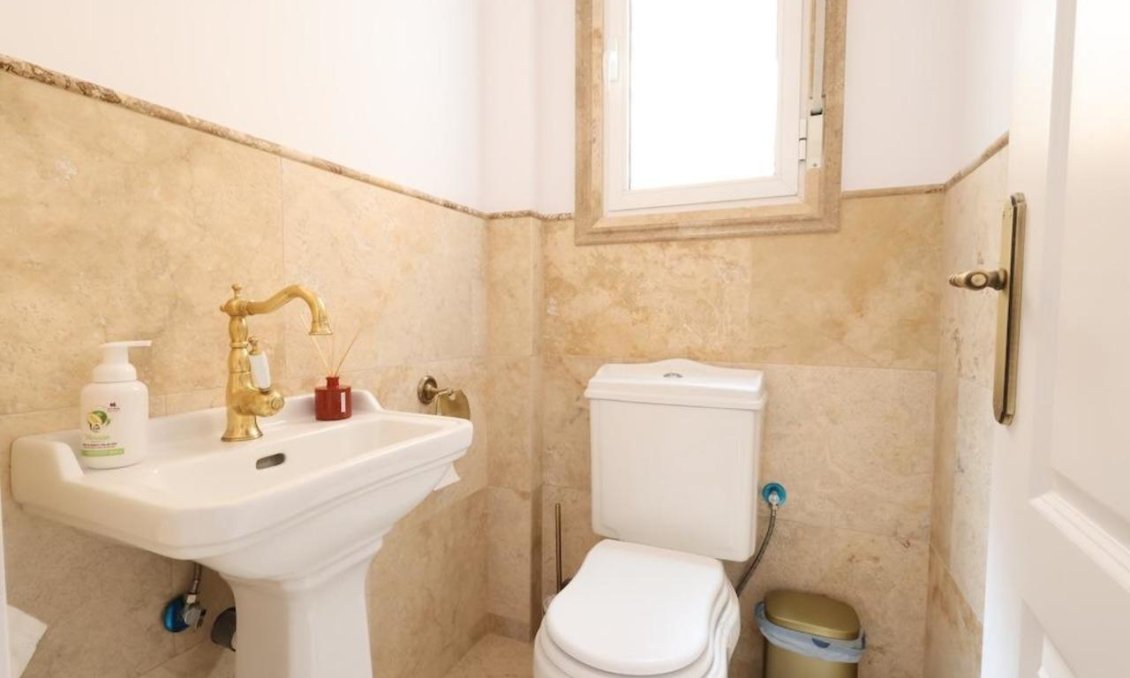 Revente - Villa -
Villamartin - Costa Blanca