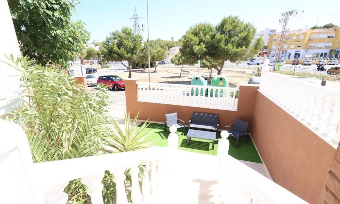Revente - Villa -
Villamartin - Costa Blanca