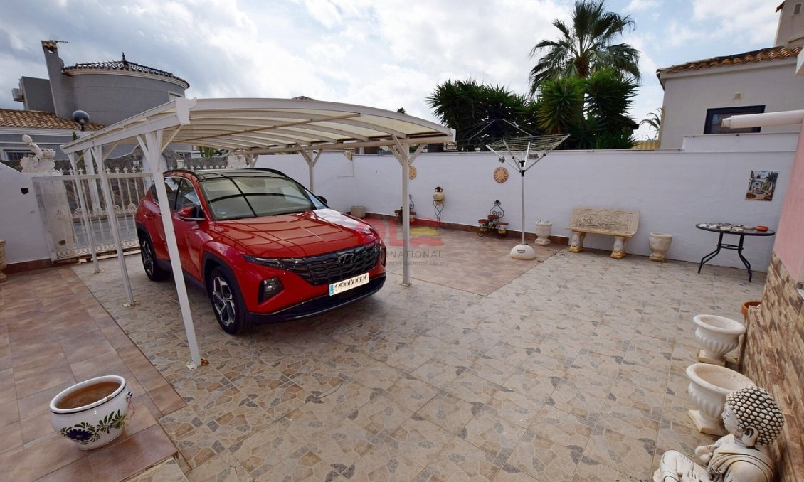 Használt Ingatlanok - Villa -
Cabo Roig - Costa Blanca