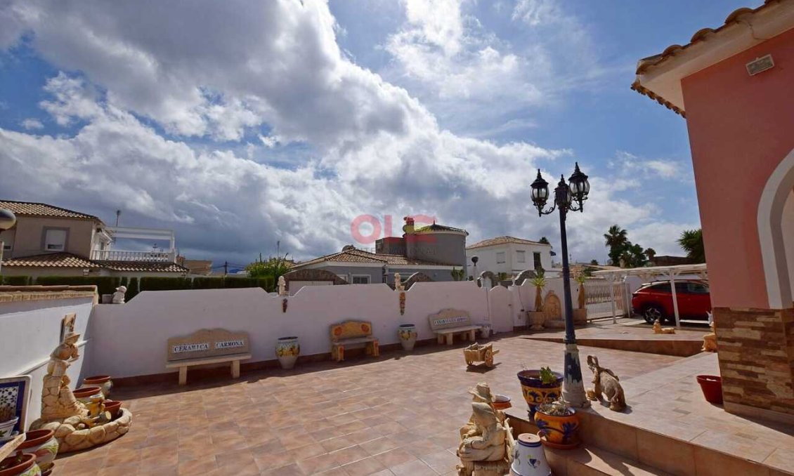 Használt Ingatlanok - Villa -
Cabo Roig - Costa Blanca
