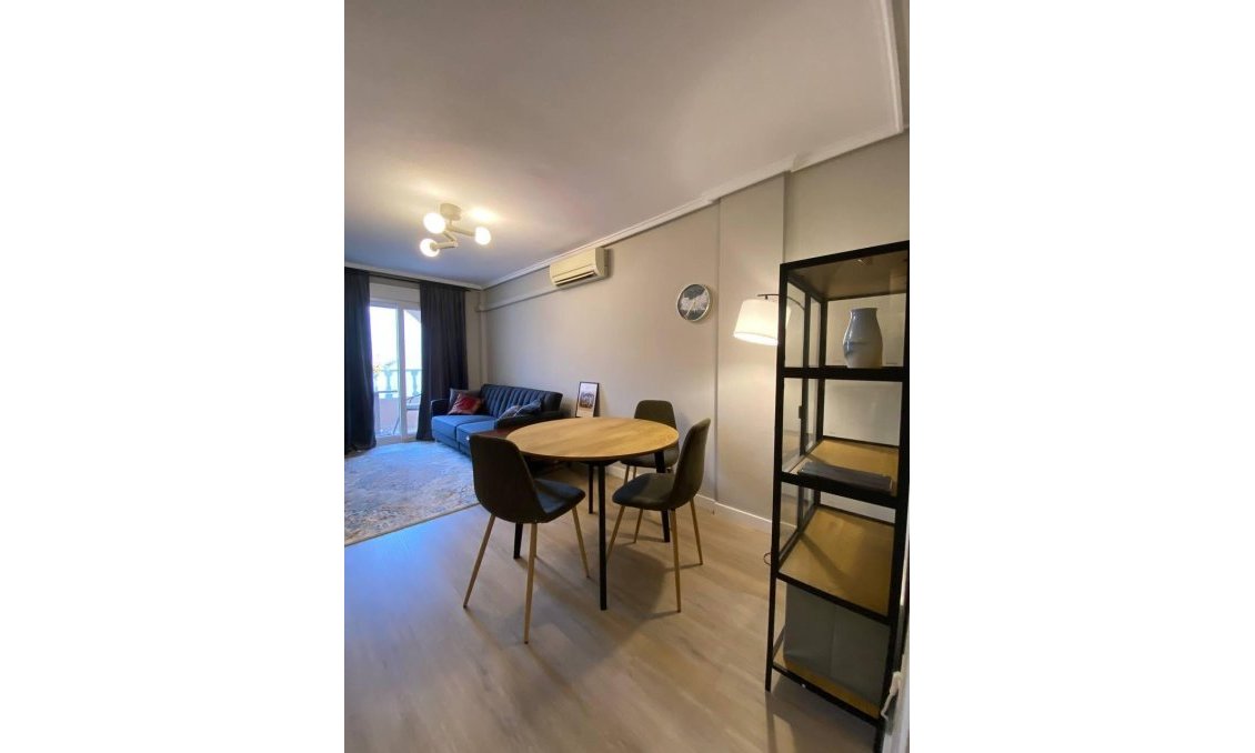 Revânzare - Apartament -
Torrevieja - Playa del Cura