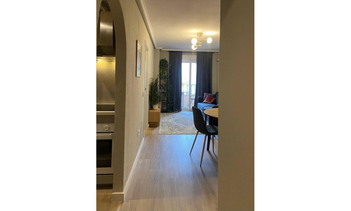Revânzare - Apartament -
Torrevieja - Playa del Cura