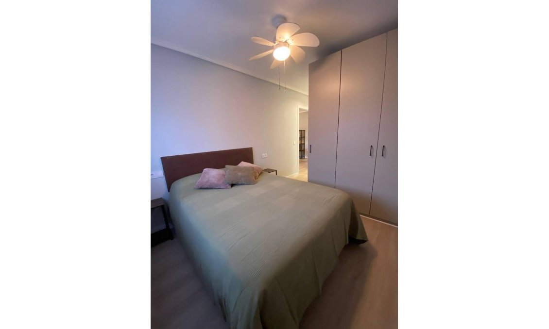 Revânzare - Apartament -
Torrevieja - Playa del Cura