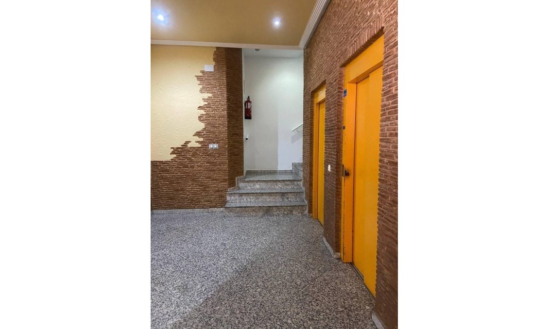 Revânzare - Apartament -
Torrevieja - Playa del Cura