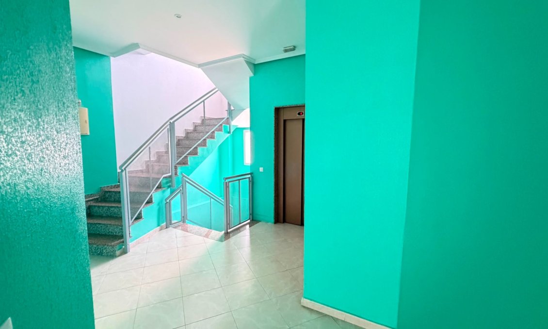 Segunda mano - Apartamento -
Los Montesinos - Costa Blanca