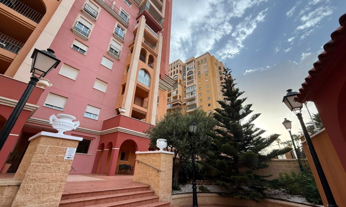 Segunda mano - Apartamento -
Torrevieja - Playa de los Locos