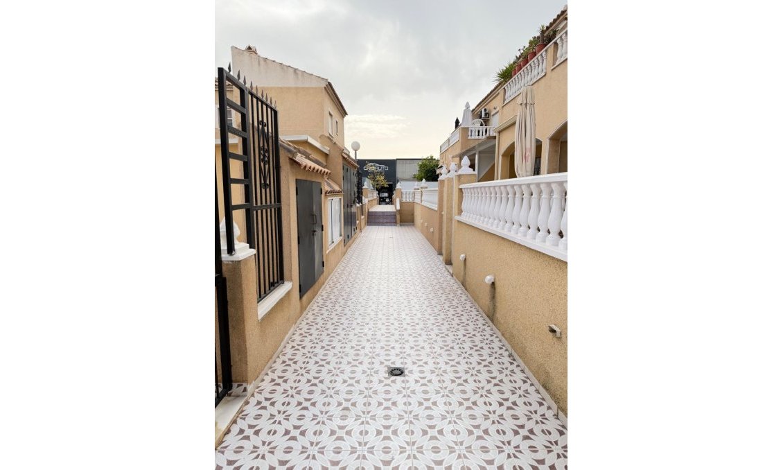 Segunda mano - Apartamento -
Torrevieja - Centro