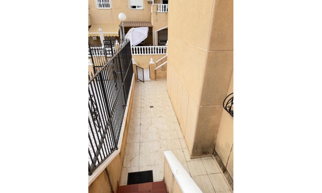Segunda mano - Apartamento -
Torrevieja - Centro