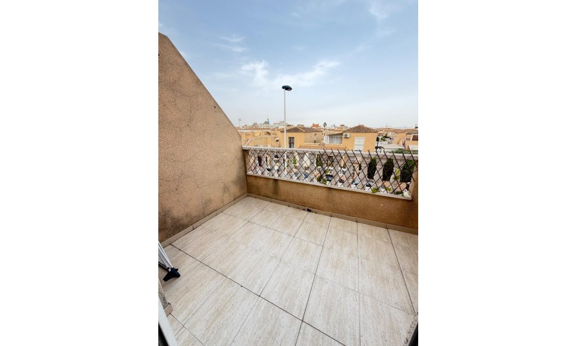 Segunda mano - Apartamento -
Torrevieja - Centro