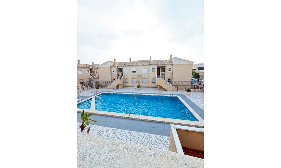 Segunda mano - Apartamento -
Torrevieja - Centro