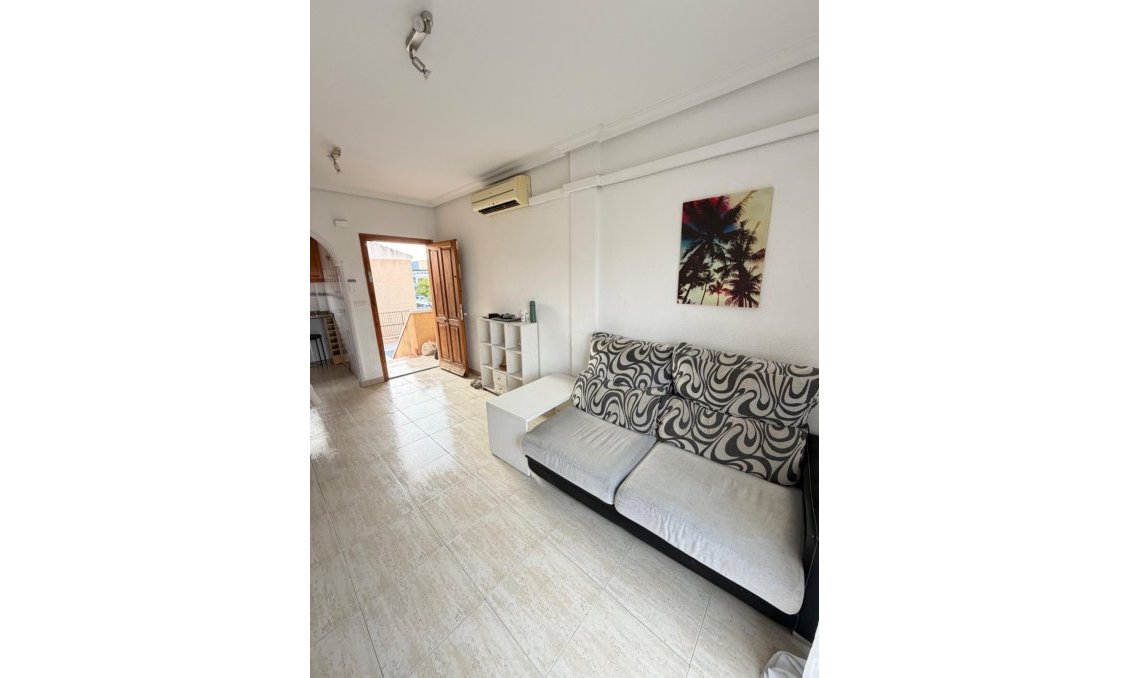 Segunda mano - Apartamento -
Torrevieja - Centro