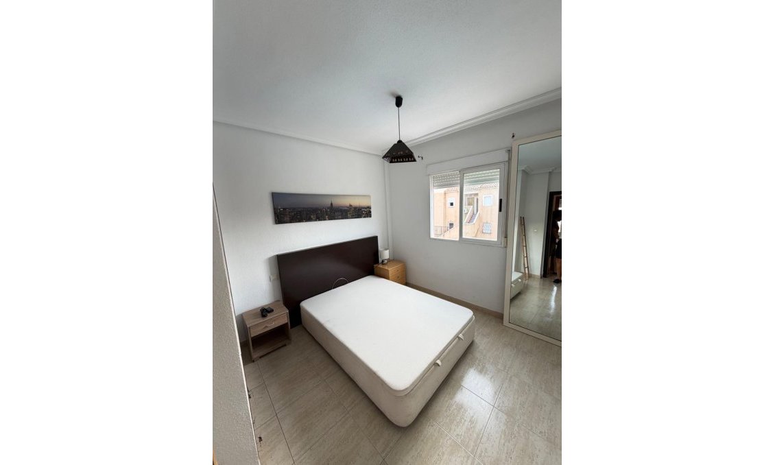 Segunda mano - Apartamento -
Torrevieja - Centro