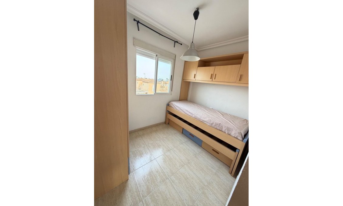 Segunda mano - Apartamento -
Torrevieja - Centro