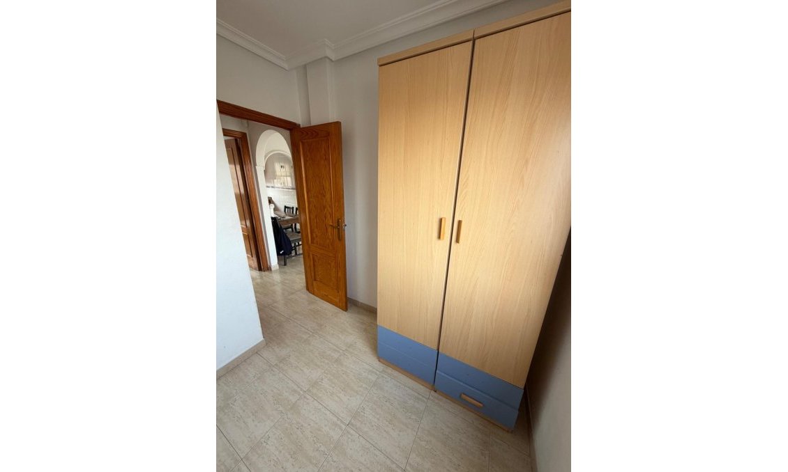 Segunda mano - Apartamento -
Torrevieja - Centro