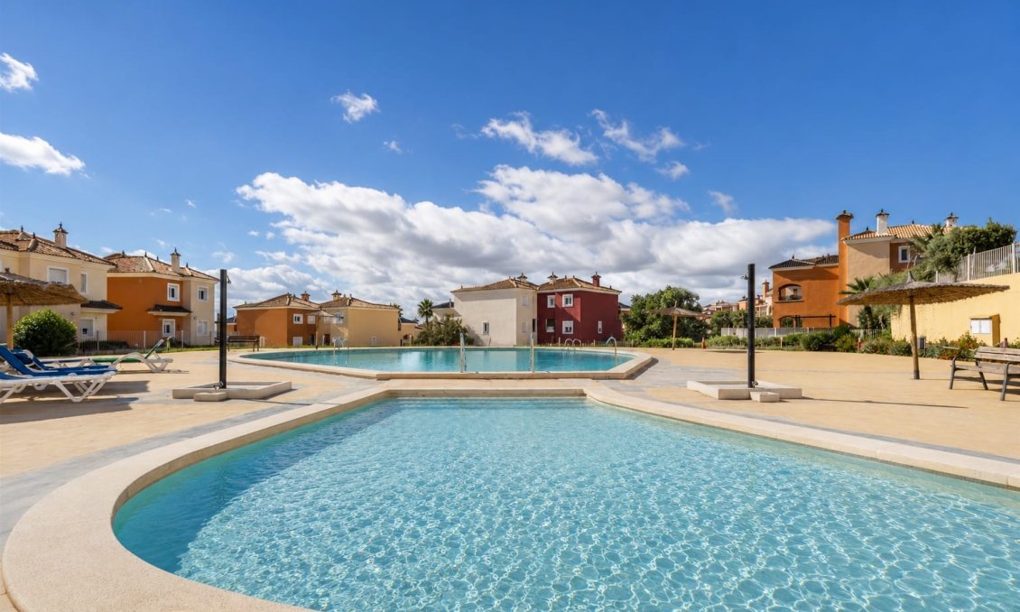 Segunda mano - Apartamento -
Altaona Golf and Country Club - Inland