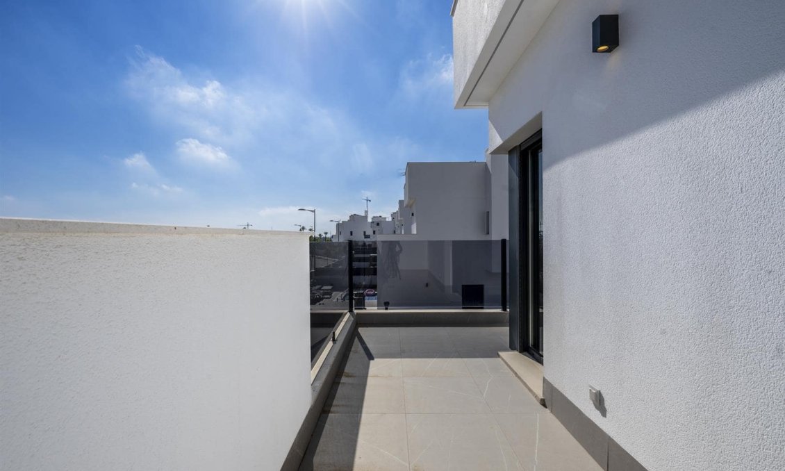 Segunda mano - Villa -
Santa Rosalia Resort - Inland